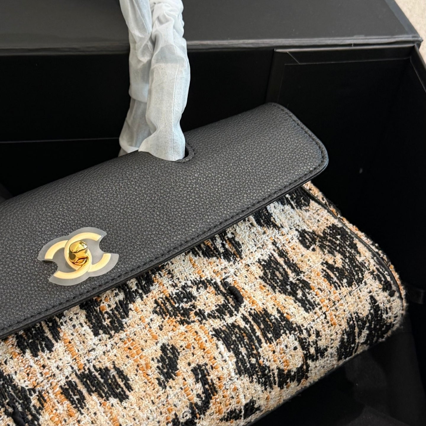 Cuero | Tweed Top-Handle Bag