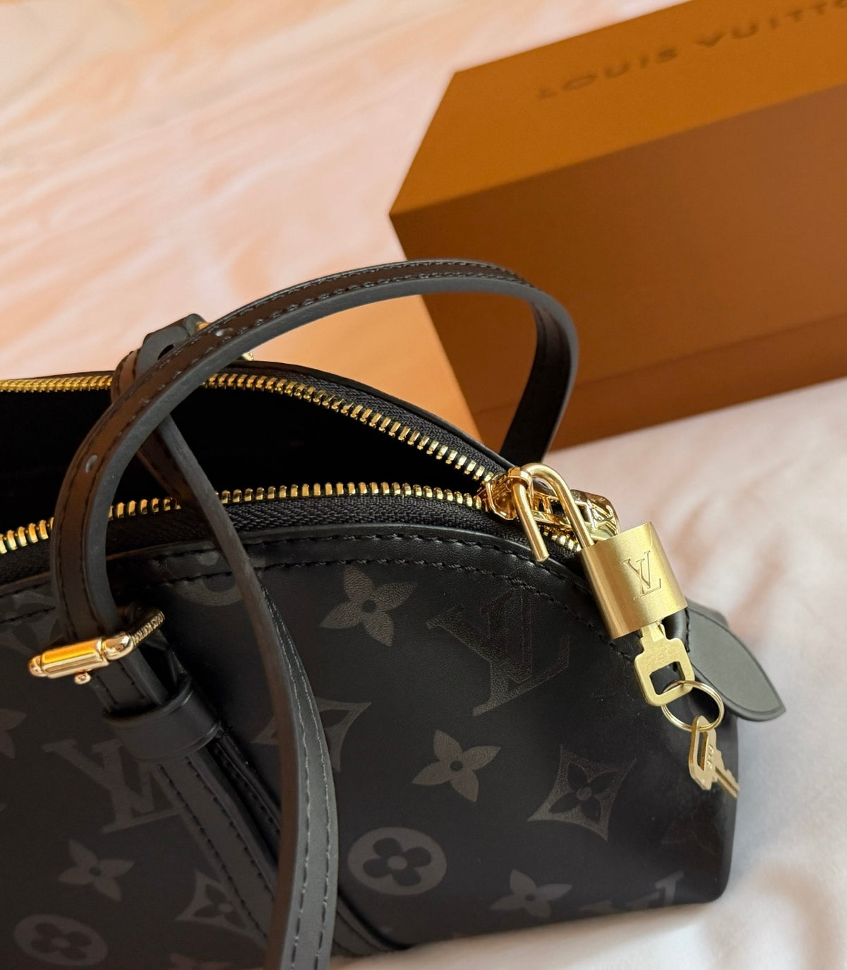 Cuero | Premium Dome Crossbody