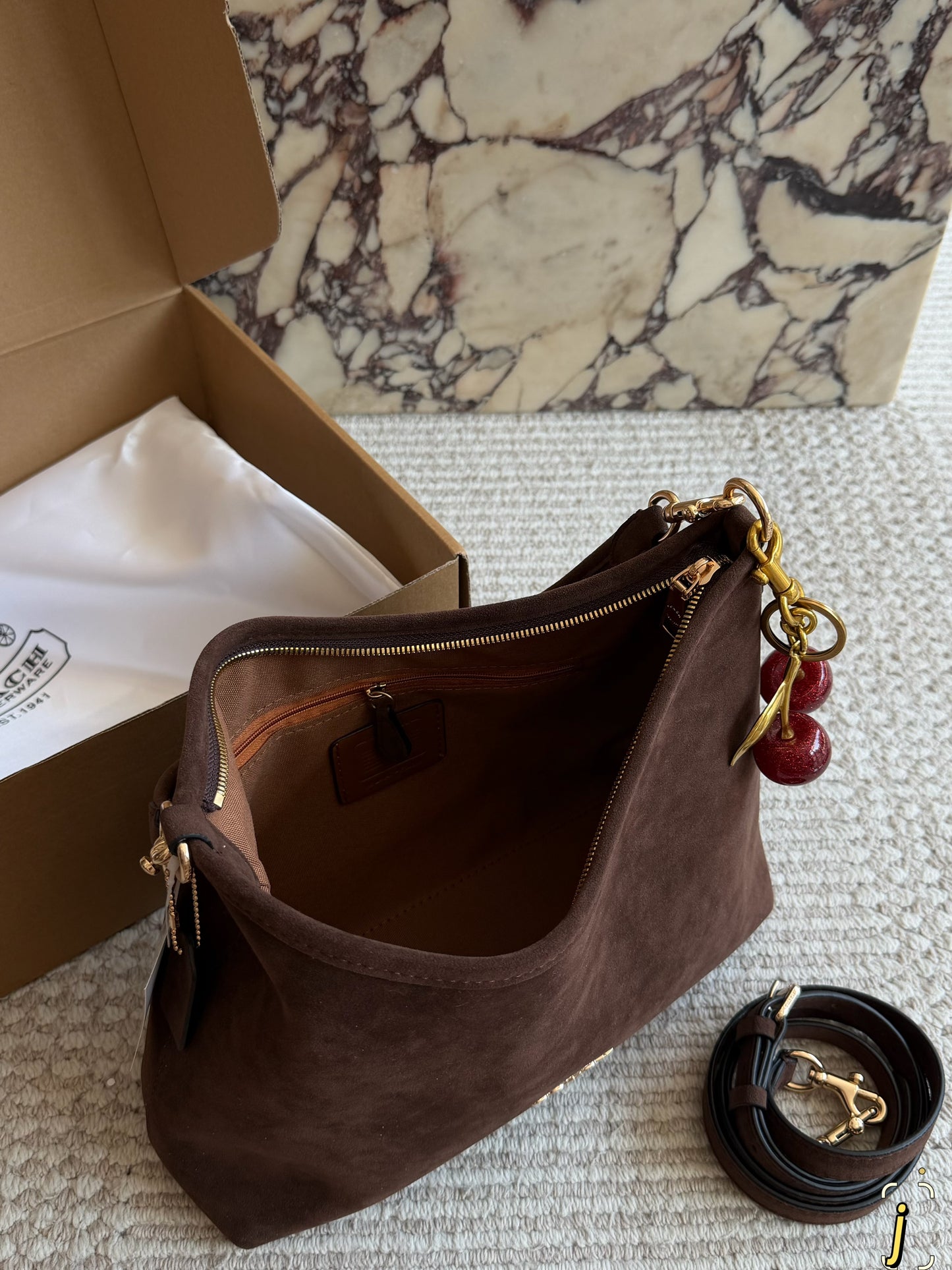 Cuero | Suede Shoulder Bag Brown