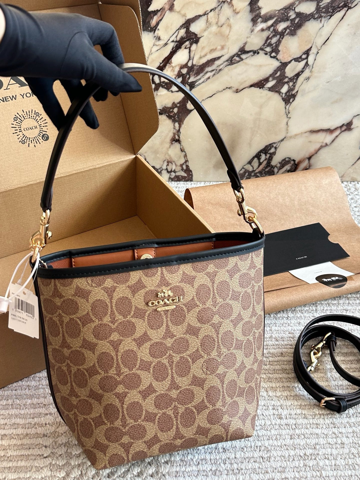 Cuero | Signature Bucket Bag