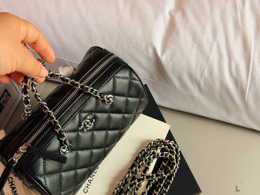 Cuero | Quilted Barrel Bag