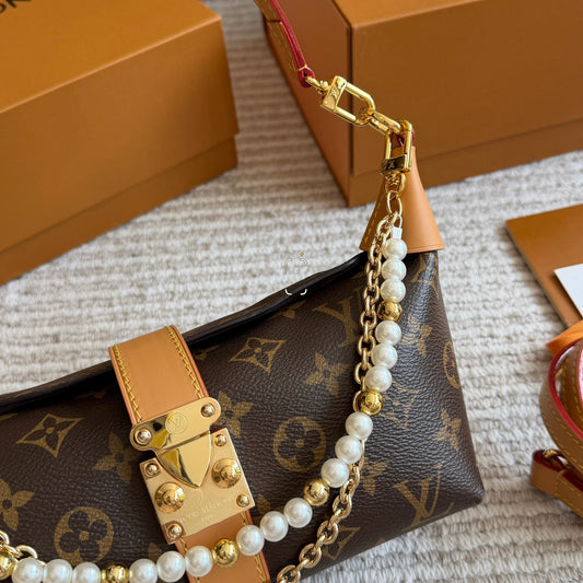 Cuero | Pearl-Chain Mini Shoulder Bag