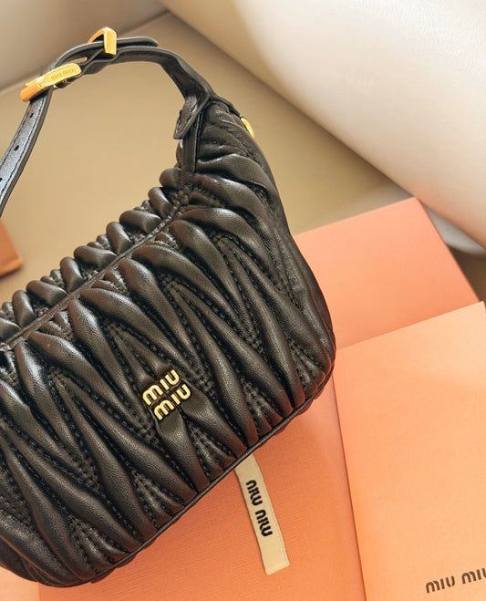 Cuero | Matelassé Leather Shoulder Bag
