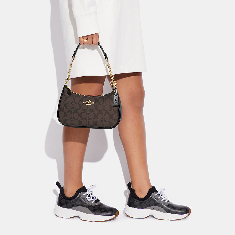 Cuero | Teri Shoulder Bag In Signature Canvas
