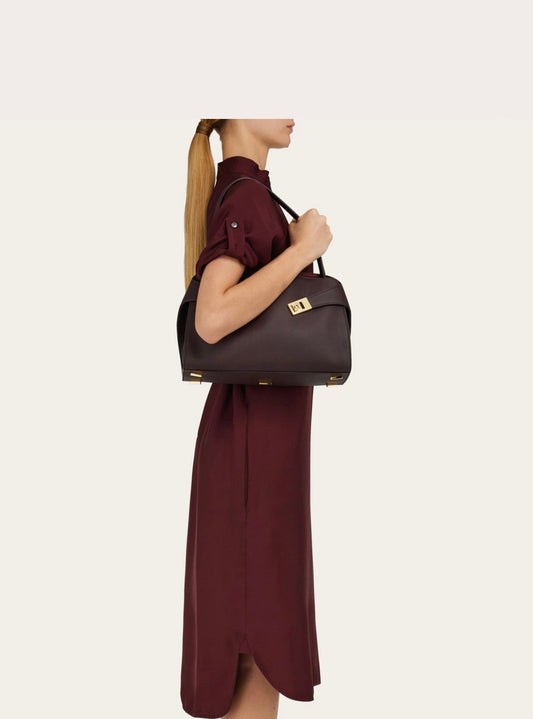 Cuero | Hug soft bicolor shoulder bag