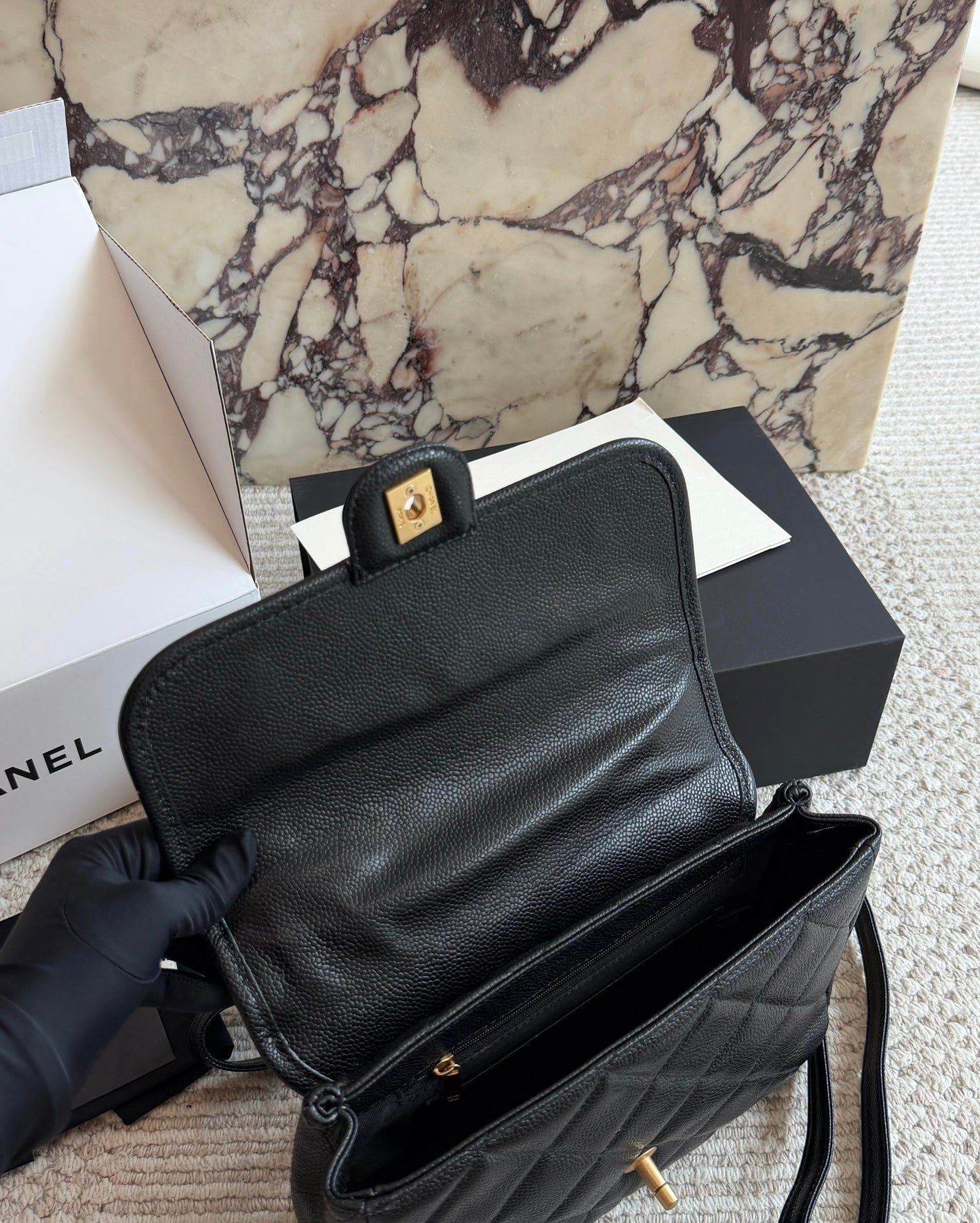Cuero | Quilted Chain Top Handle Bag