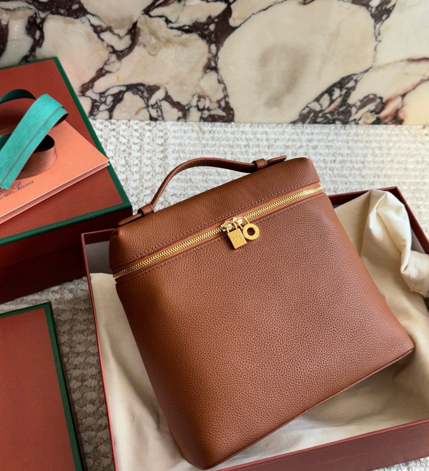 Cuero | Pebbled Leather Shoulder Bag