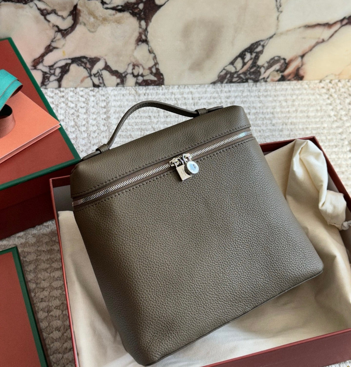Cuero | Pebbled Leather Shoulder Bag