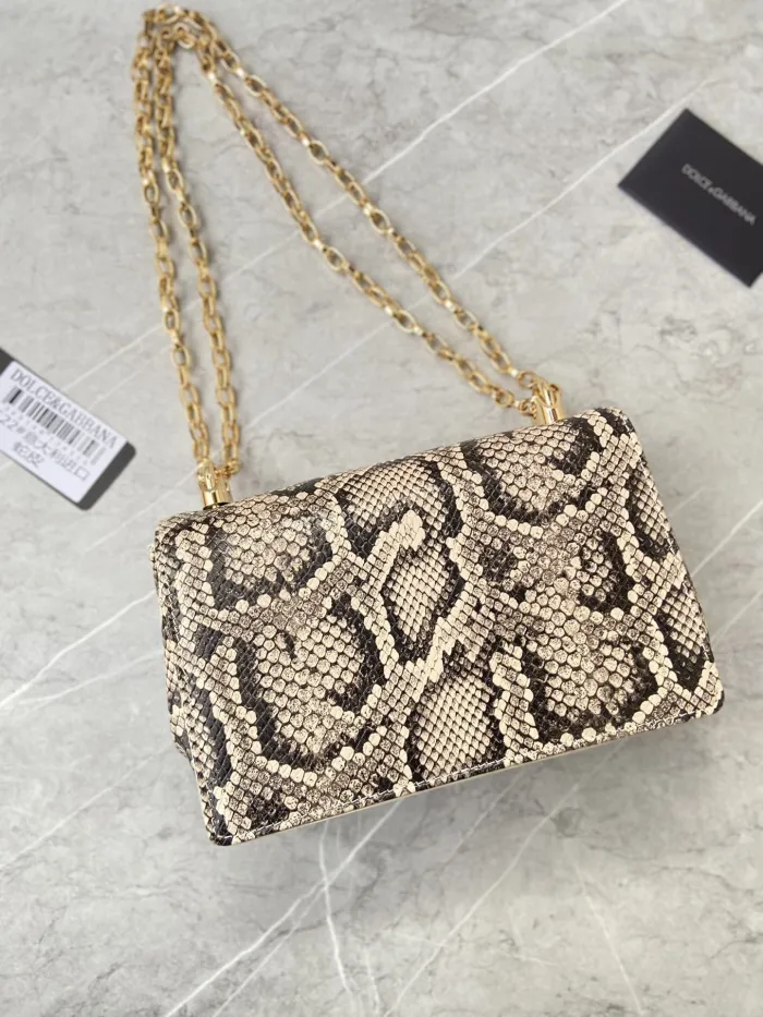 Cuero | Girl's Snake-Embossed Chain Crossbody Bag