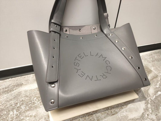 Cuero | Studs Large Tote Bag