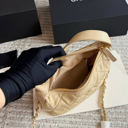 Cuero | Quilted Hobo Bag