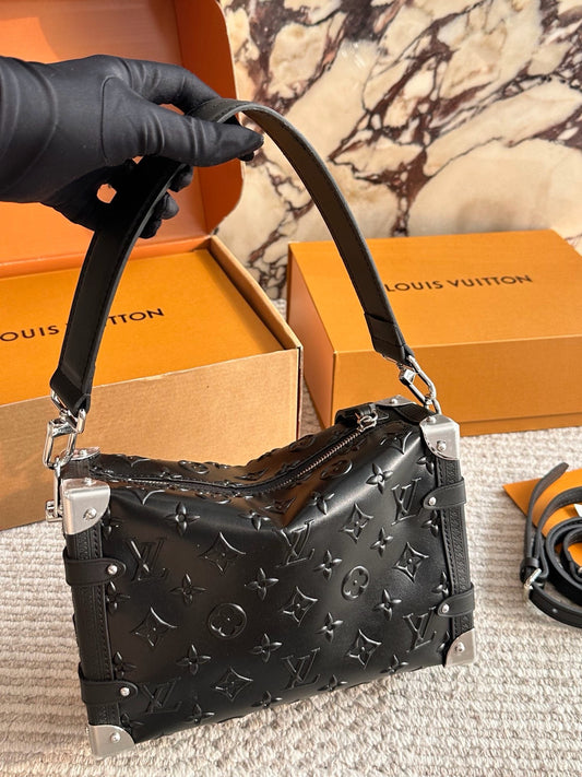 Cuero | Embossed Trunk Shoulder Bag