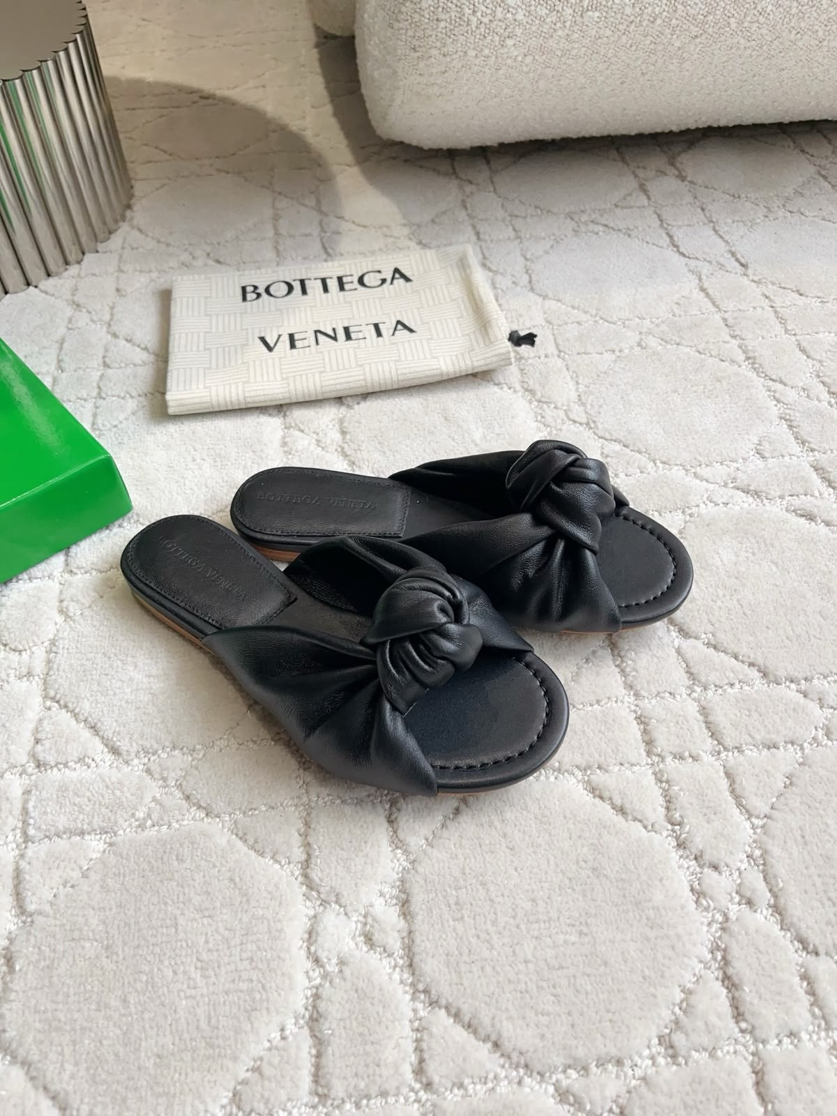 Bottega Veneta Lido Flat Mules – Black Leather