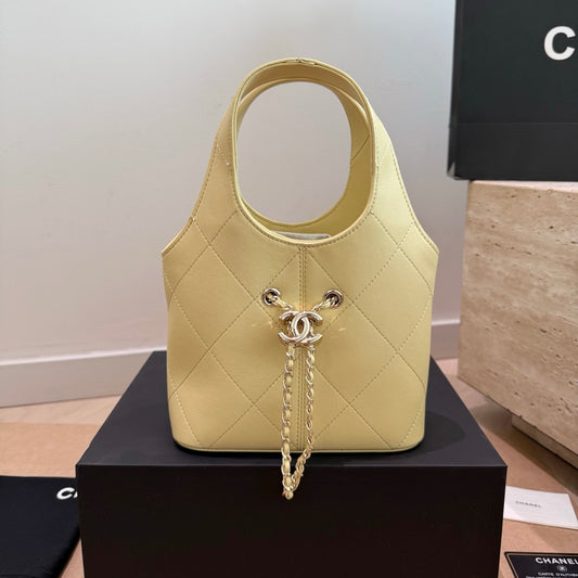 Cuero | Quilted Hobo Bag