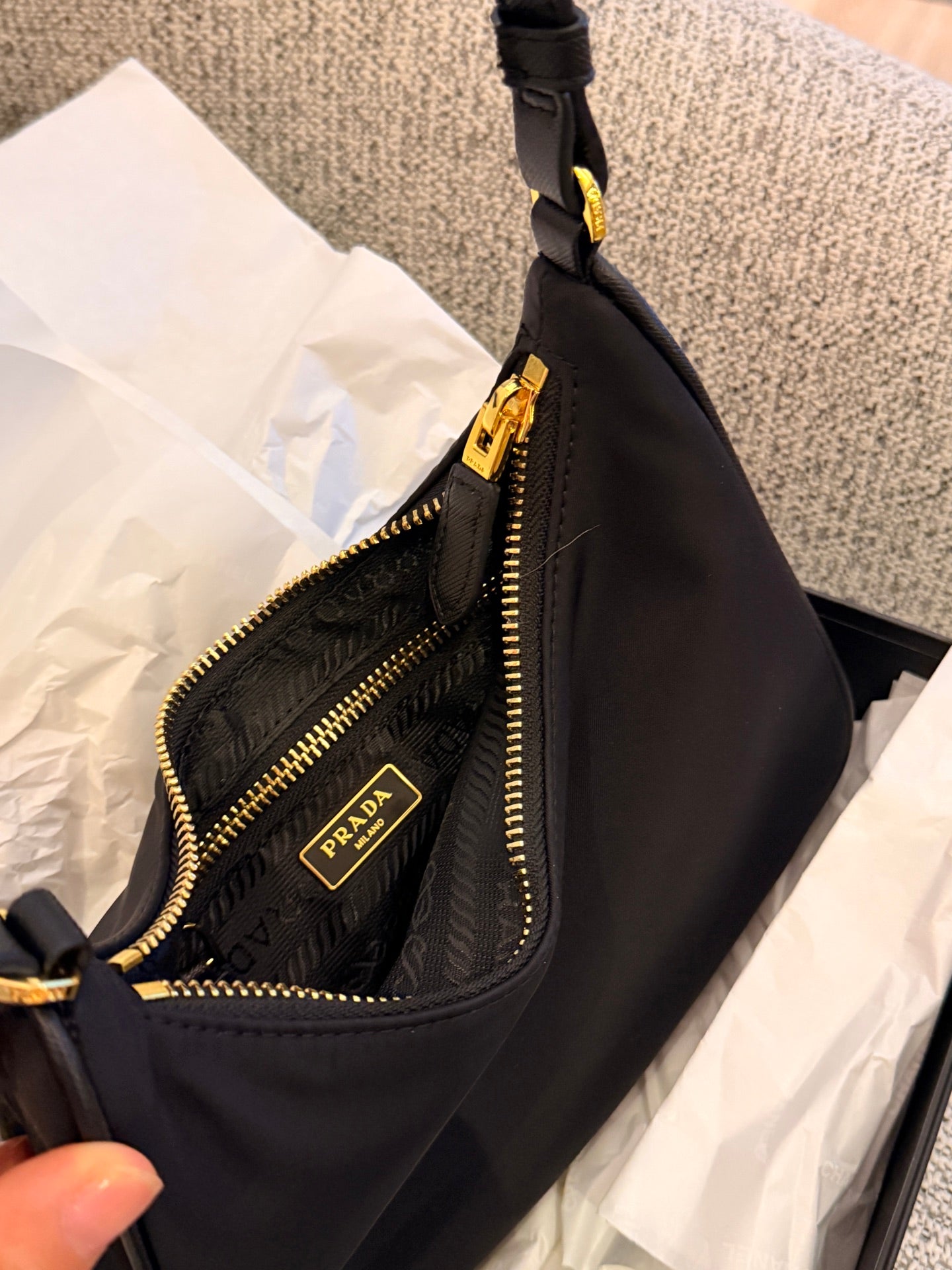 Cuero | Nylon Hobo Shoulder Bag