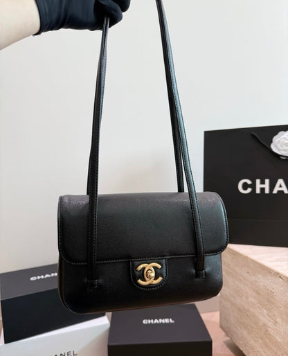 Cuero | Classic Flap Shoulder Bag