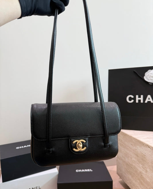 Cuero | Classic Flap Shoulder Bag