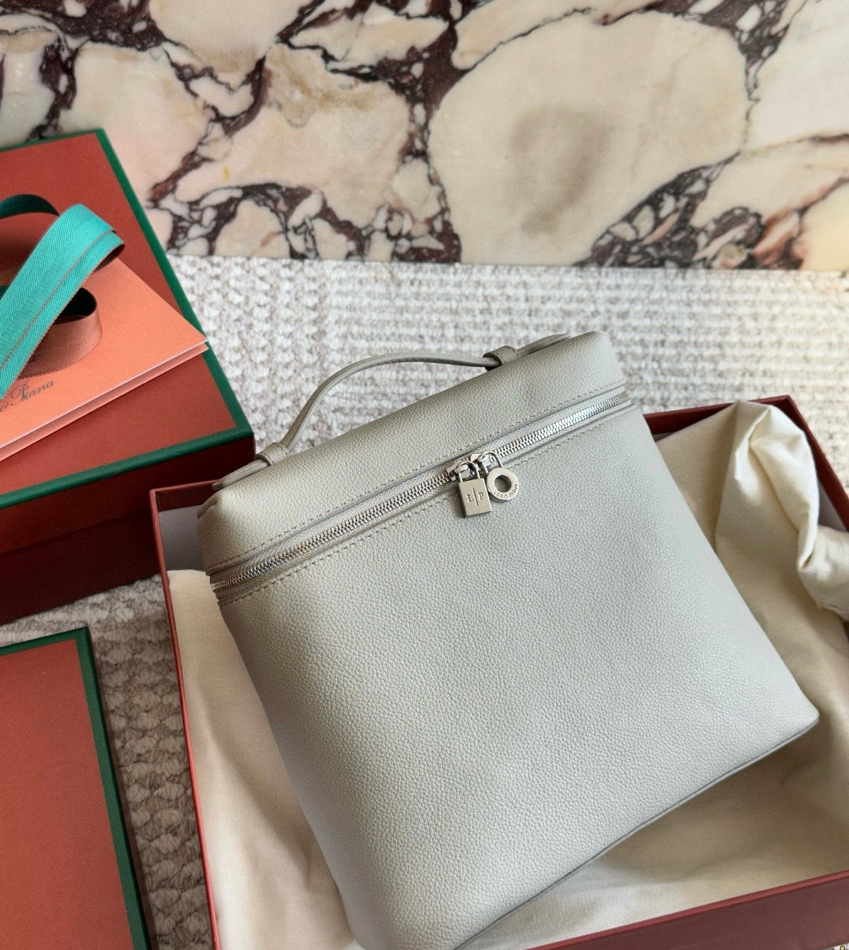 Cuero | Pebbled Leather Shoulder Bag