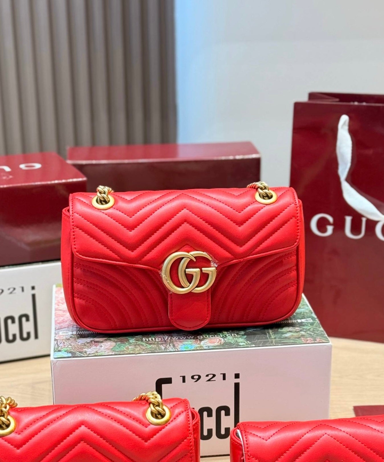 Cuero | GG Marmont Medium Chevron Leather Flap Bag