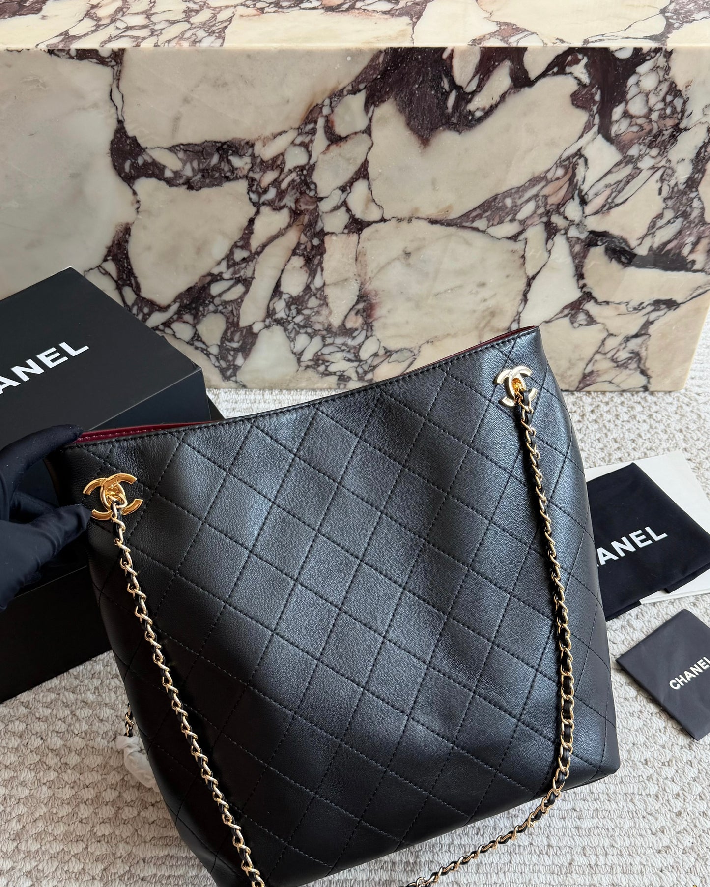 Cuero | Quilted Chain Shoulder Bag Black