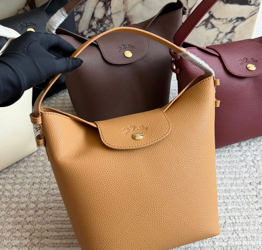 Cuero | Pebbled Leather Hobo Shoulder Bag