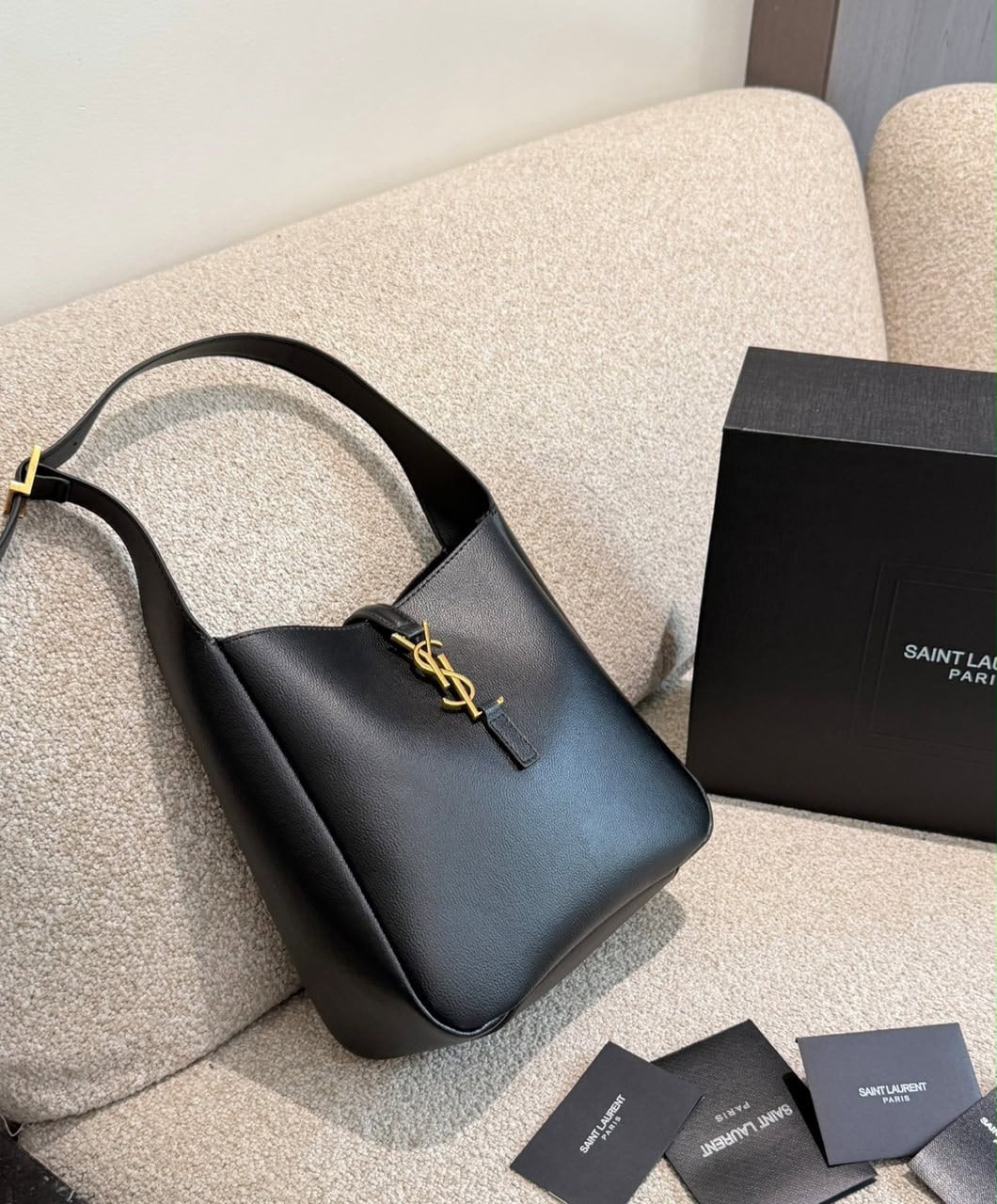 Saint Laurent Small Le 5 À 7 Shoulder Bag