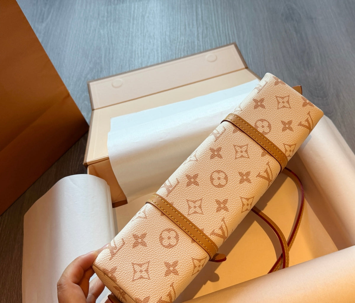 Cuero | Signature Ellipse Shoulder Bag - Classic Monogram