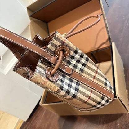Cuero | small TB leather bucket bag
