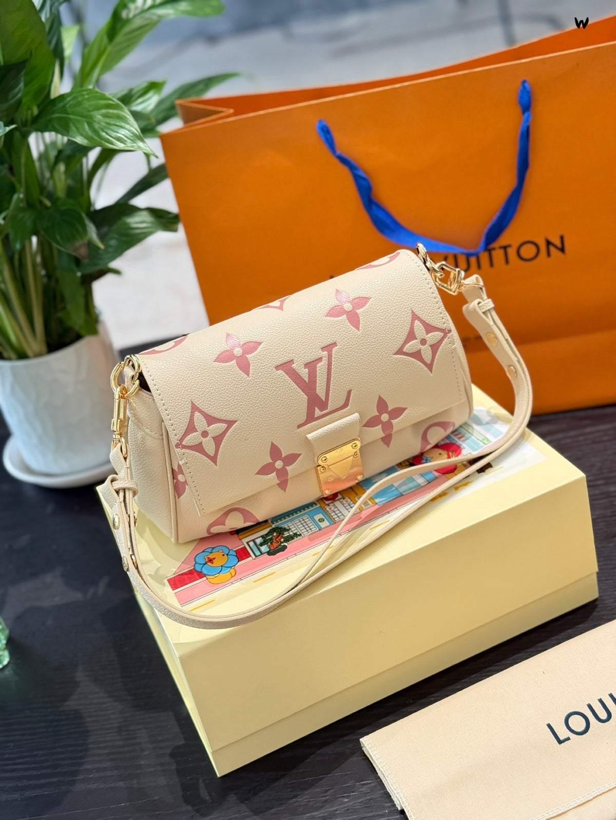 Cuero | Two-Tone Monogram East-West Flap Crossbody - Cream Pink