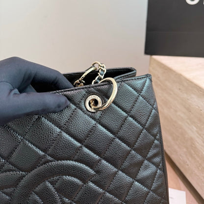 Cuero | Quilted Shopper Tote