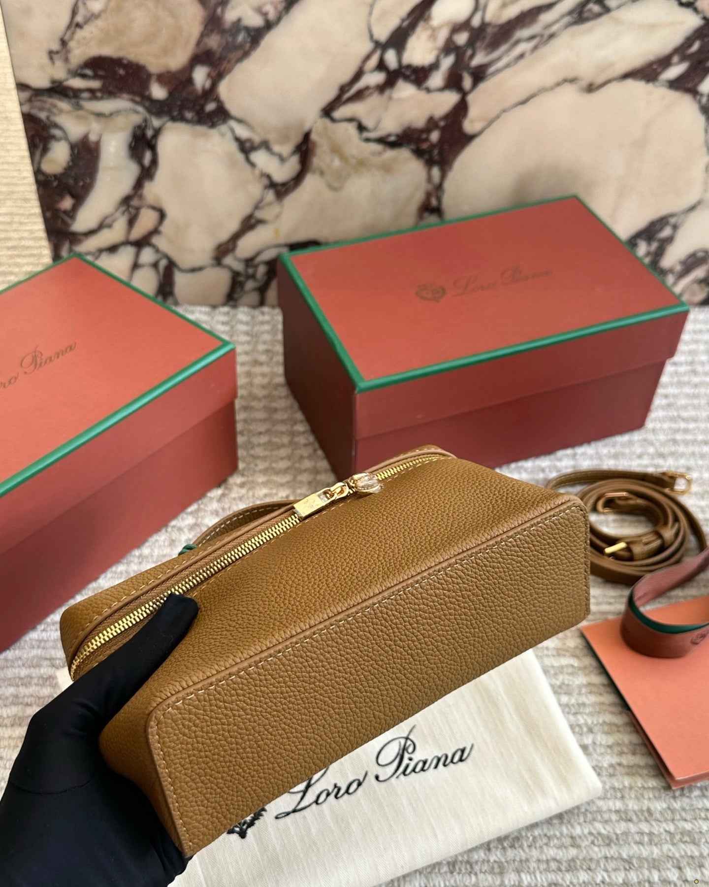 Cuero | Pebbled Top-Handle Pouch