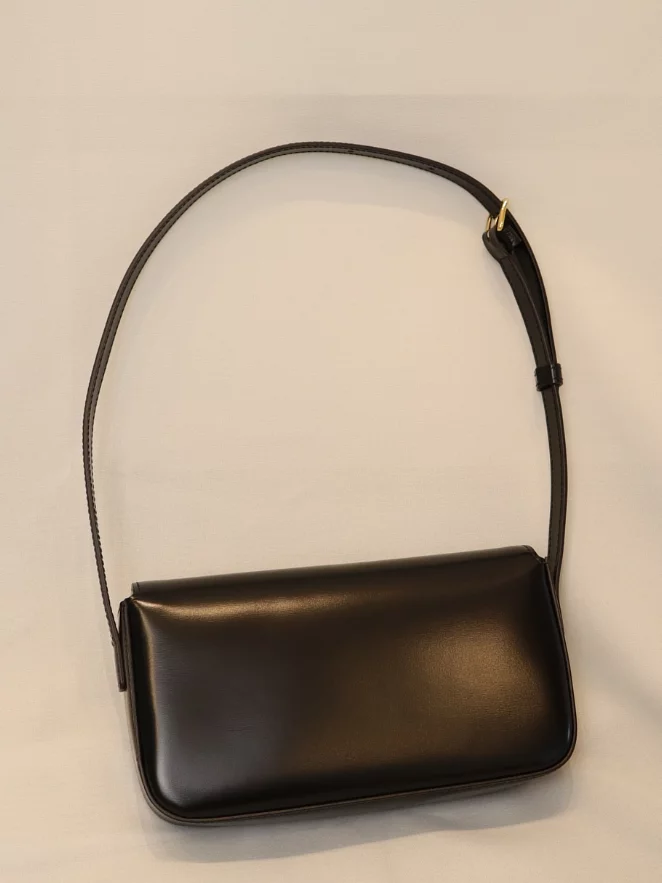 Cuero | TRIOMPHE SHOULDER BAG IN SHINY CALFSKIN BLACK