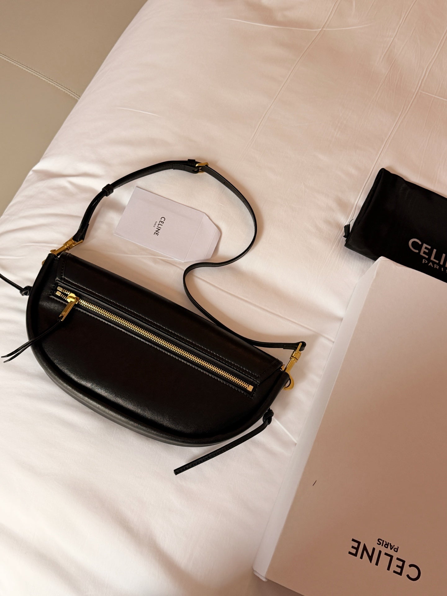 Cuero | Half-Moon Shoulder Bag