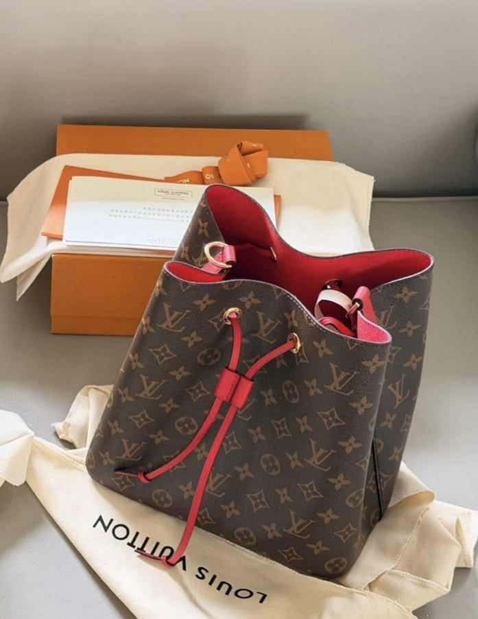 Louis Vuitton NeoNoé Bucket Bag – Monogram with Red Interior