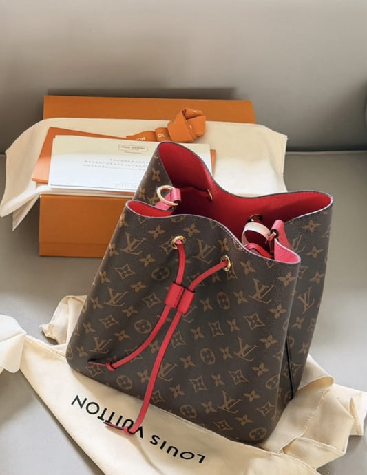 Louis Vuitton NeoNoé Bucket Bag – Monogram with Red Interior