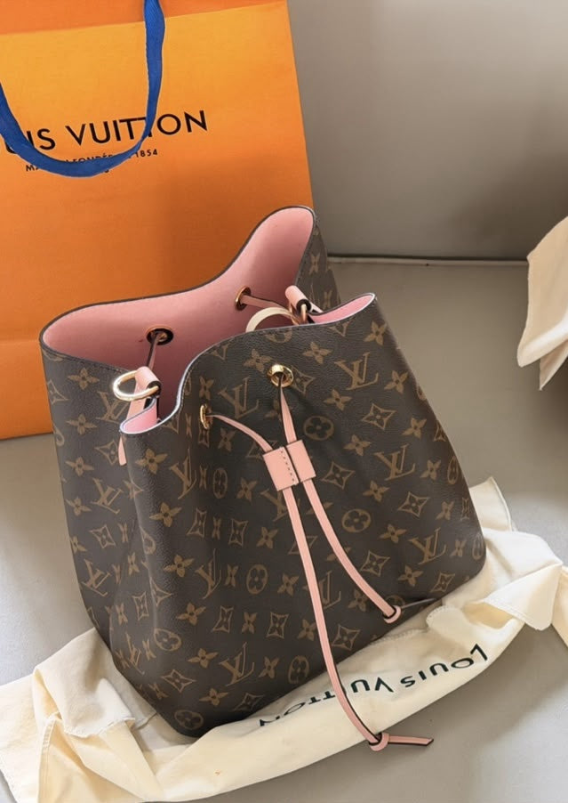 Louis Vuitton NeoNoé Bucket Bag – Monogram with Pink Interior