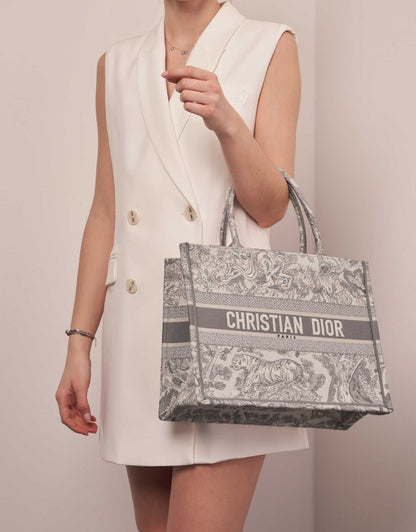 Cuero | Book Tote Medium Canvas Bag