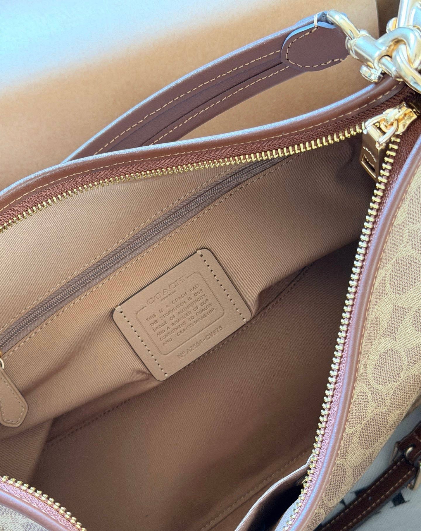 Cuero | Laurel Shoulder Bag In Signature Canvas