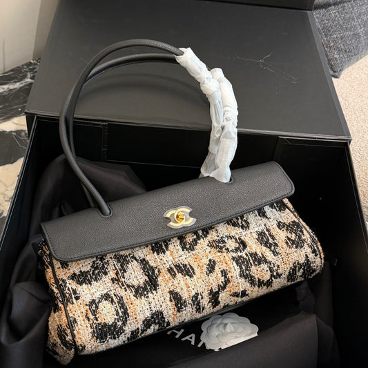 Cuero | Tweed Top-Handle Bag