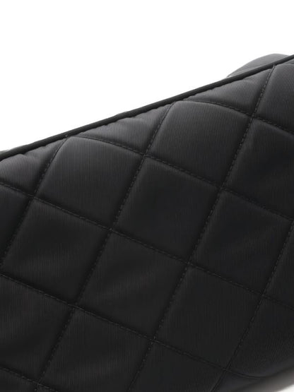 Cuero | practical bag lined with a chain of knots