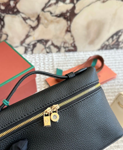 Cuero | Pebbled Top-Handle Pouch