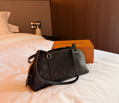 Cuero | Premium Dome Crossbody