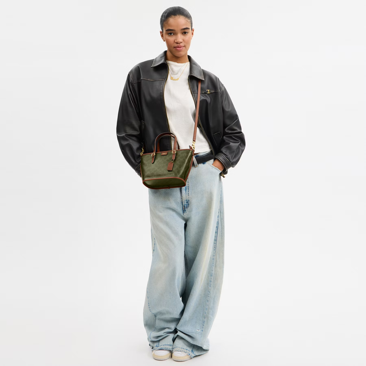Cuero | TAXI TOTE BAG 21 IN SIGNATURE CANVAS