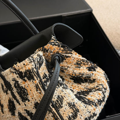 Cuero | Tweed Top-Handle Bag