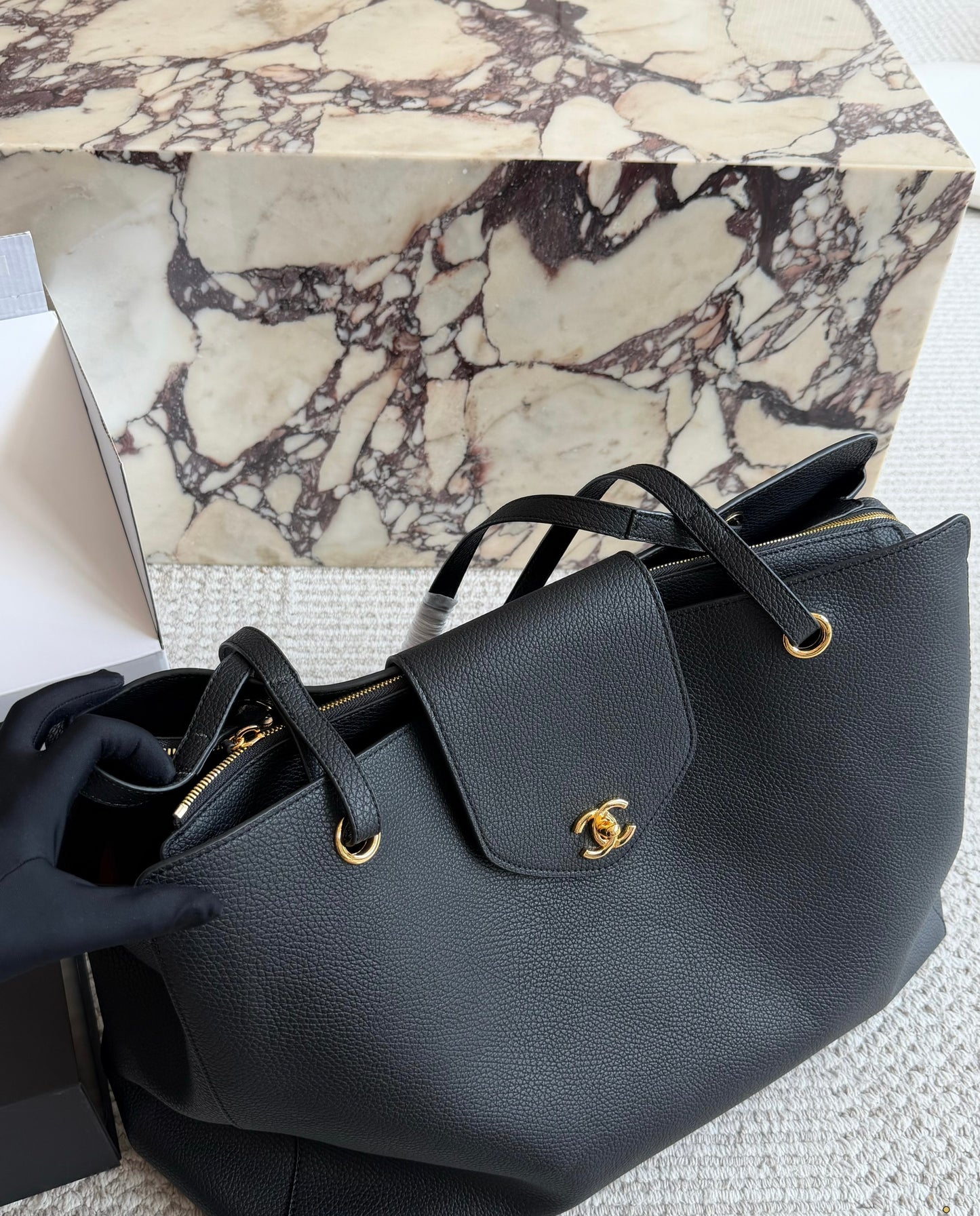 Cuero | Classic Grained Leather Tote