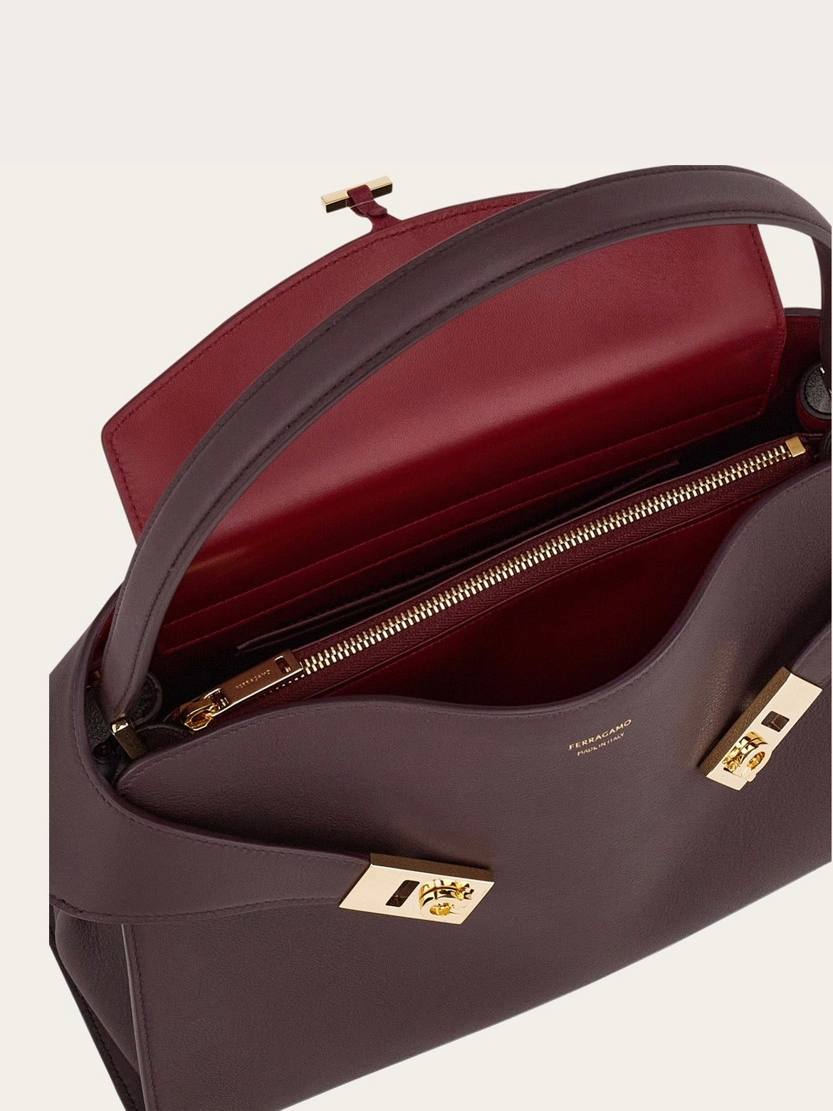 Cuero | Hug soft bicolor shoulder bag