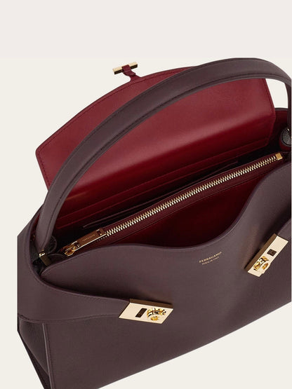 Cuero | Hug soft bicolor shoulder bag