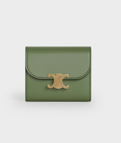 Cuero | SMALL WALLET TRIOMPHE IN SHINY CALFSKIN LIPSTICK