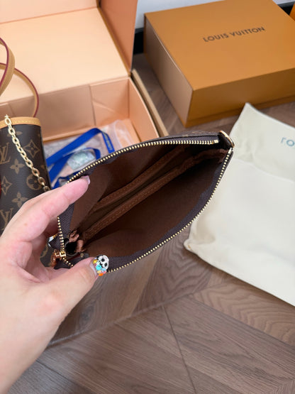 Cuero | Monogram Bucket Tote Bag Brown