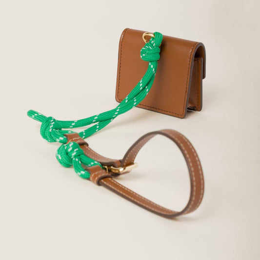 Cuero | Leather and cord trick